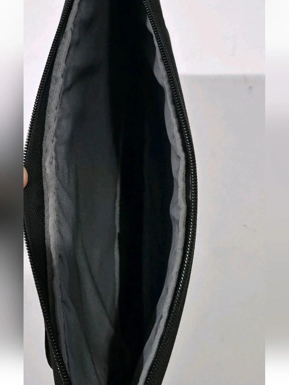 Tumi Laptop Cover ⬇️ Read Full Description ⬇️